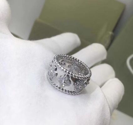 Stylish Medium Model VS Diamond PerléE Clovers Ring For Young Girl