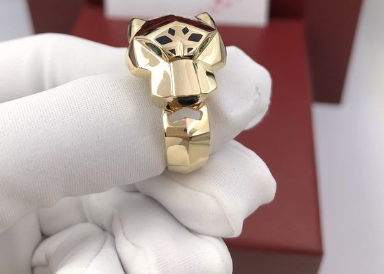 Stylish Tsavorite Garnets Onyx 18K Gold Engagement Ring For Ladies
